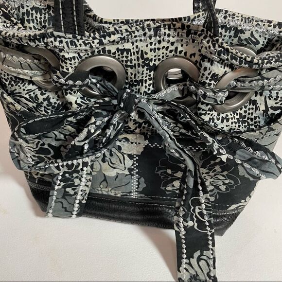 Handmade hand sewn black and gray batik fabric bag with tons of pockets! - Picture 4 of 12